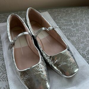 Dolce Vita Silver Flats